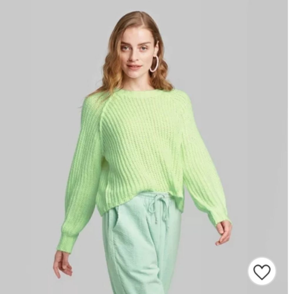 NWT Crew neck knit raglan pullover